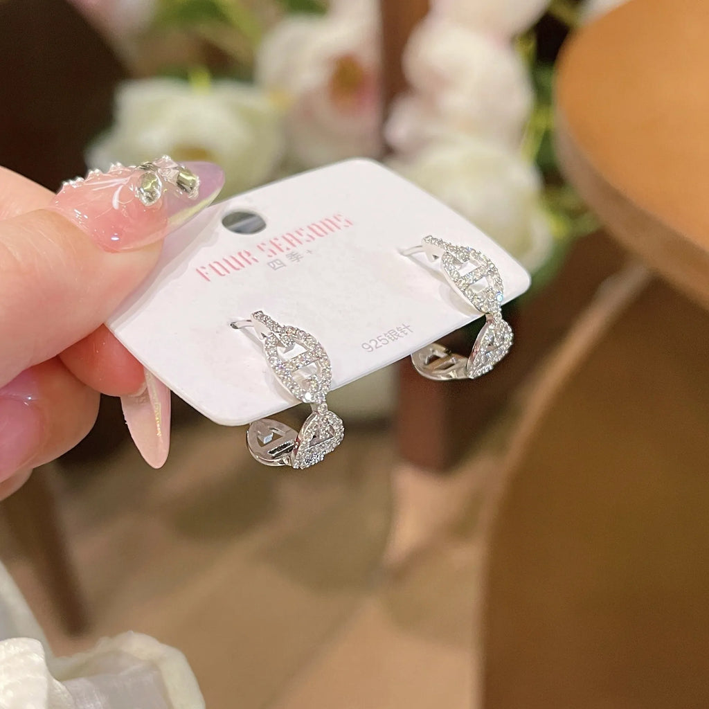 Ladies casual earrings with diamond light luxury design in gold plating colours