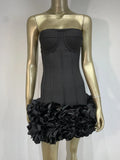 Women's solid colour polyester dress with a mid waist in red, white or black.