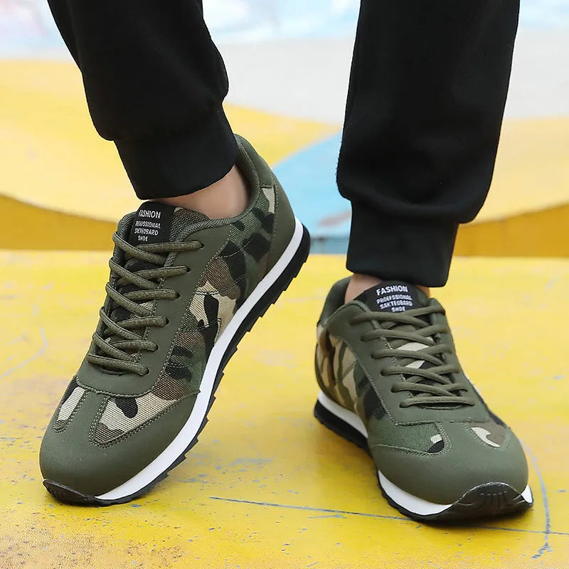 Low-top camouflage pattern suede sports shoes with mesh lining and foam sole.