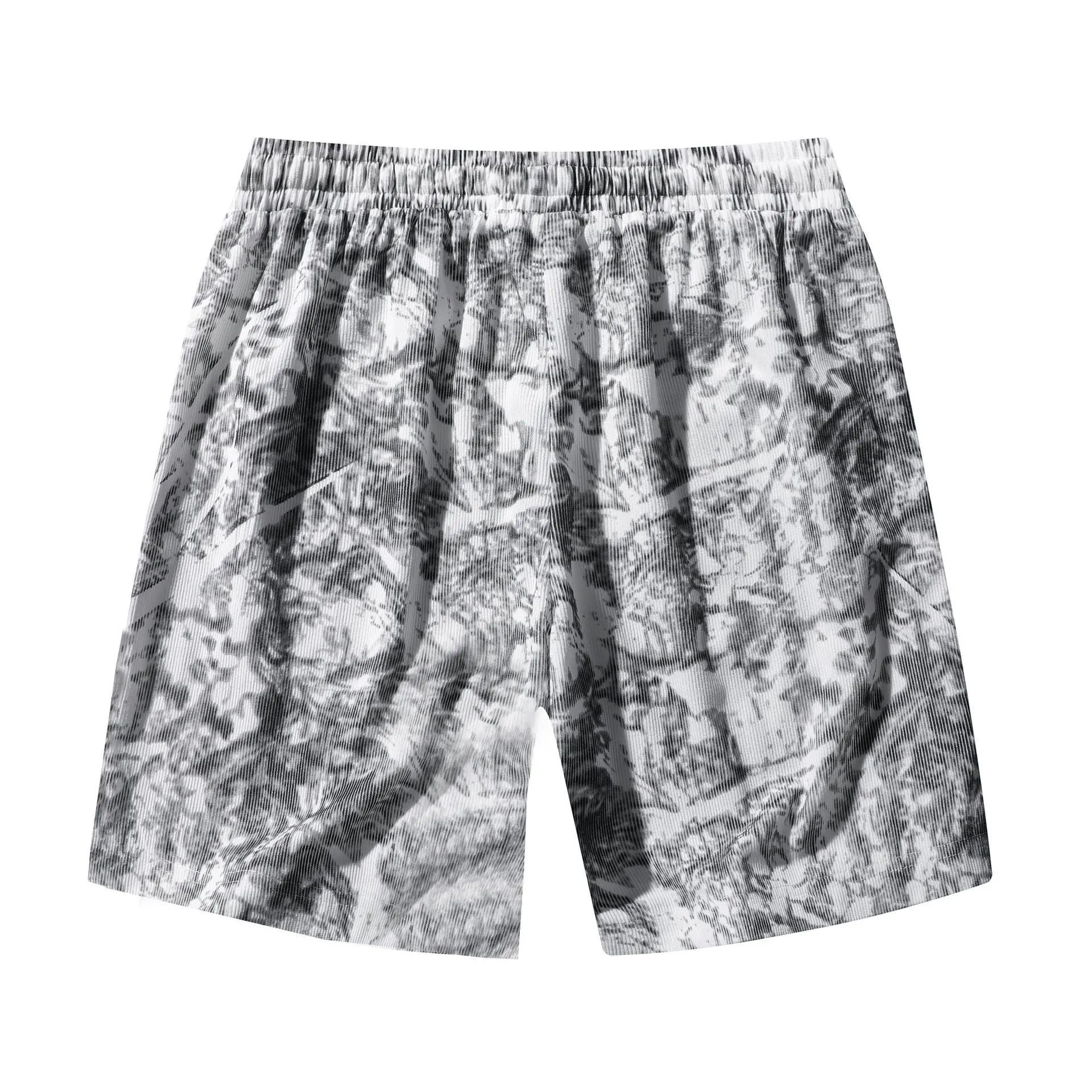 Men's camouflage pattern corduroy athletic shorts with high waist and straight leg design