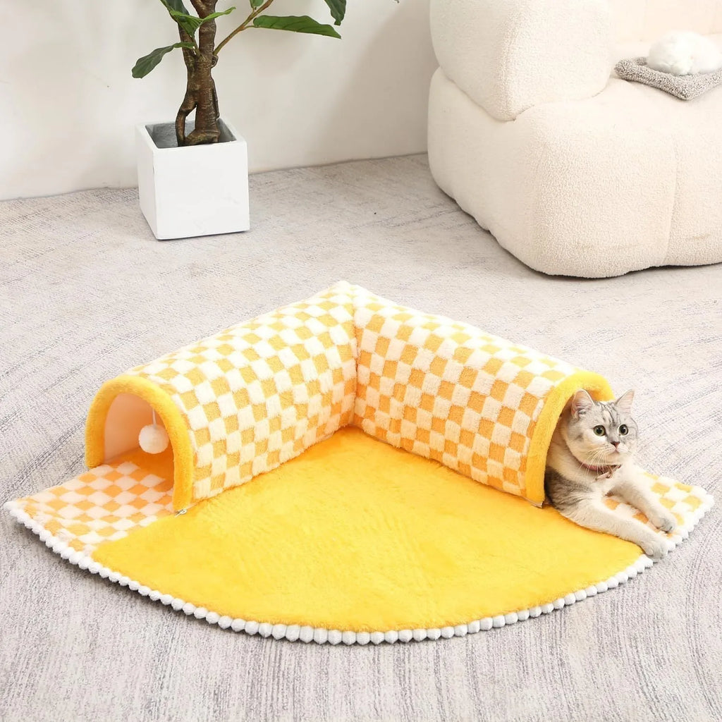 XL fan-shaped plaid pet bed tunnel for dogs and cats in plush fabric with anti-slip base