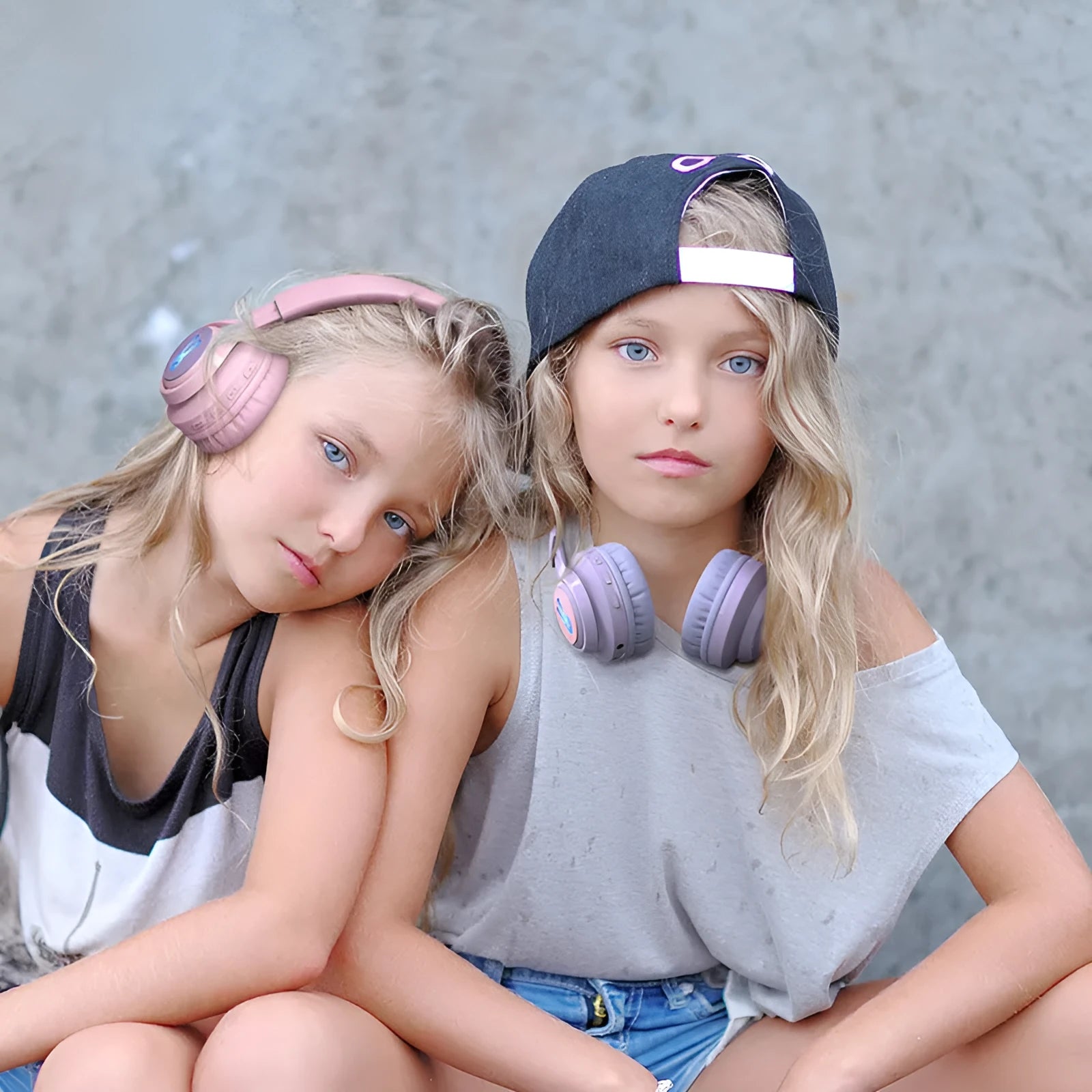Wireless children's headphones with RGB LED lights in bunny purple or pink colours
