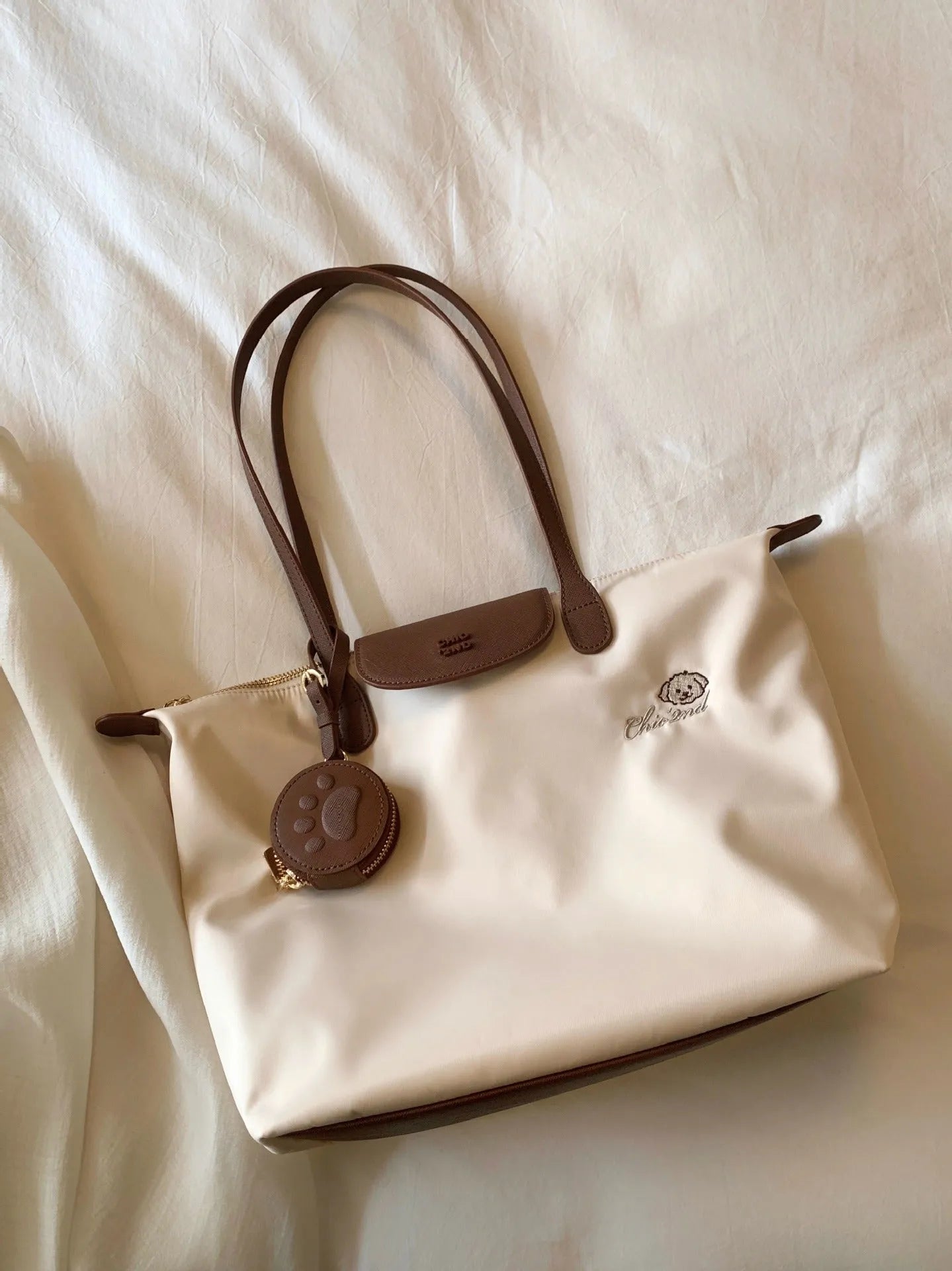 Oxford cloth tote shoulder bag in pink with horizontal square shape and sandwich pocket design