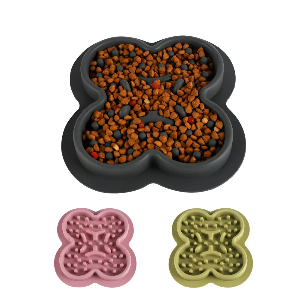 Silicone pet licking mat with textured surface for slow feeding cats and dogs