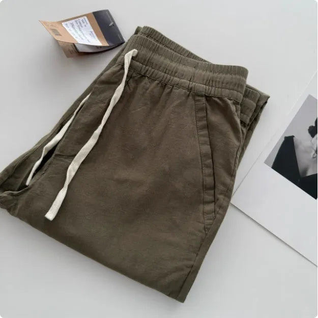 Men's loose straight casual pants in lightweight fabric with drawstring waistband