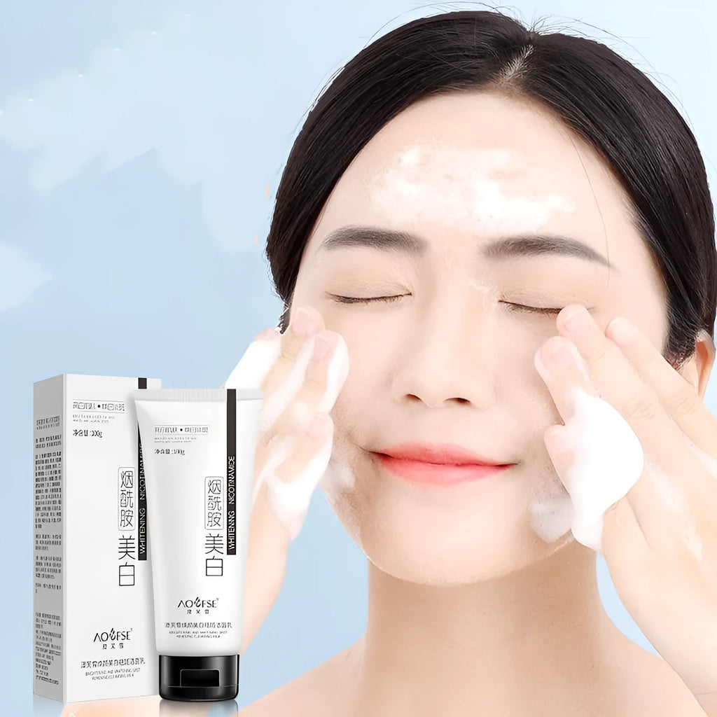100ml tube of whitening facial cleanser for freckle removal and pore cleansing