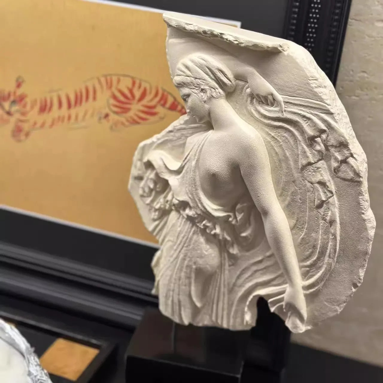 35cm tall wine goddess resin sculpture ornament in modern style