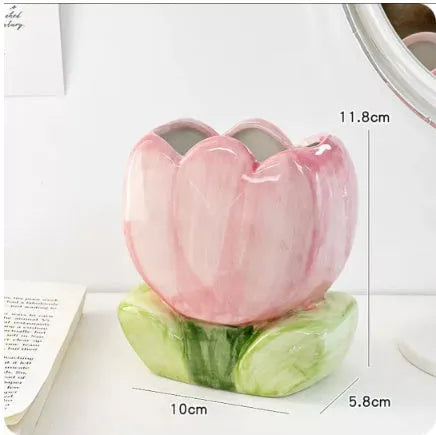 Ceramic flower pen holder storage box with floral design on desktop
